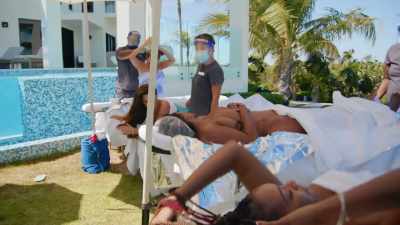 - All right, so you're gonna
just get right on. - The Real Housewives Ultimate Girls Trip