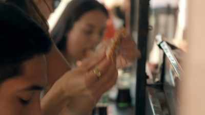 [all speaking Spanish] - Eva Longoria: Searching for Mexico