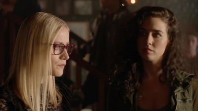 All the clocks say 4:20. - The Magicians