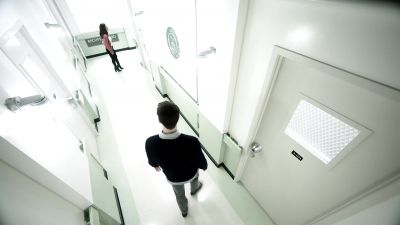All these doors are locked. - The Flash