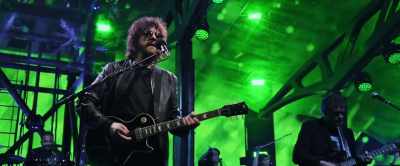 ♪ All those things you've done
I wouldn't criticise ♪ - Jeff Lynne's ELO: Wembley or Bust