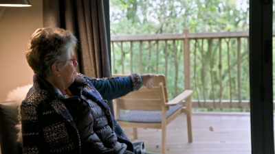 All those uprights are just sticks. - Extraordinary Escapes with Sandi Toksvig