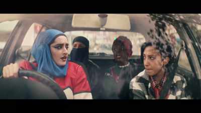All: ♪ Well, I know
I'm gonna be ♪ - We Are Lady Parts