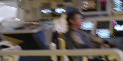 -[all yelping]
-[John grunting] - Lost in Space