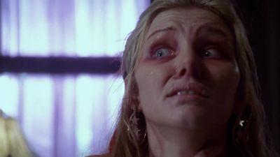 Alley, what is it? What's happening? - Smallville