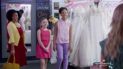 - Allie has bookeda horse and carriage - Wedding at Graceland