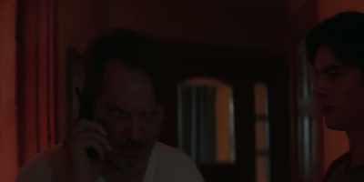 Allo ? Est-ce que
ton père est là ? - The Beehive