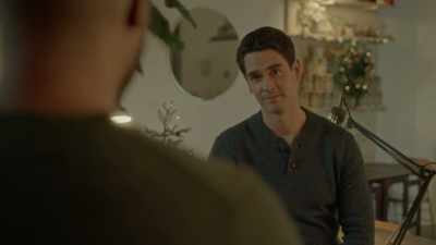 Alls I'm saying is is
working with Sophie, - Meeting Mr. Christmas