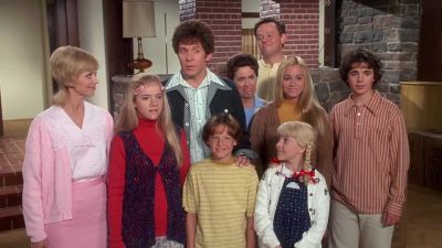 Alone we can only move buckets but if we work together - The Brady Bunch Movie