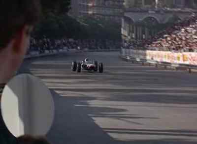 Along the seafront, at the tobacconist... - Grand Prix