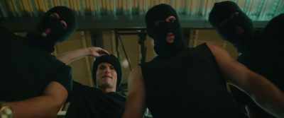Alright, you guys grab his
legs, I got his beak. Let's go. - The Re-Education of Molly Singer