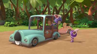 Alright.
Let's get ready to roll. - Top Wing