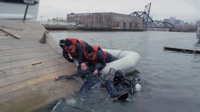 Alright! Pull him up. - Chicago Fire
