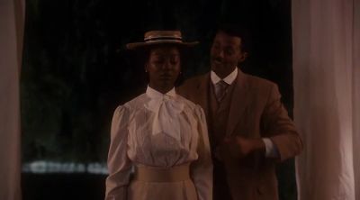 Alright. Wait. Wait. - Murdoch Mysteries