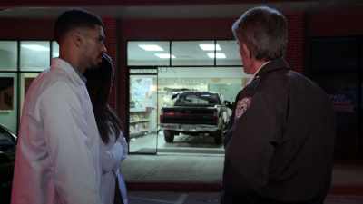 Also, I'll get
a tow truck here, - Tyler Perry's The Oval