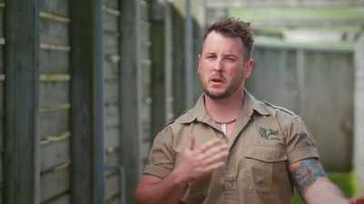 Also, for the vets
to be able to do just a
quick neonatal exam, - Secrets of the Zoo