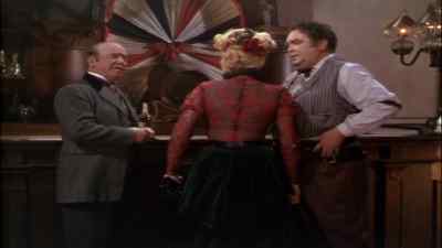 - Altar, you don't smile enough.
- I'm sick of smiling. - Rancho Notorious