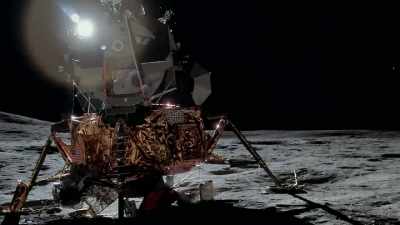 Although they are not professional photographers, - American Moon