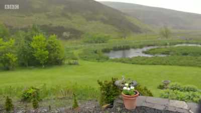 Although they seem anxious
about the location, I'm hoping - Greatest Escapes to the Country