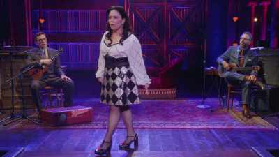 Alunecă din fund, pe jos, - Alex Borstein: Corsets & Clown Suits