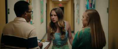 - Always gets in my nose.
- How do you handle that? - The Re-Education of Molly Singer