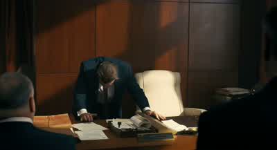 إلى والده اللعين... - The Irishman