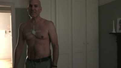 Am. Dacă nu mi-am bărbierit pieptul, banda nu se lipește. - My Husband, the Cyborg