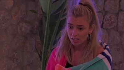 Am I doing the wrong thing
by sticking with you? - Love Island Australia