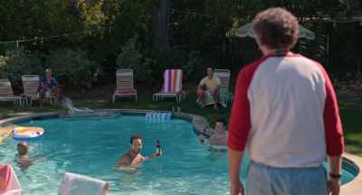 -Am I right? Am I right?
-[neighbors] Hell yeah! [laughs] - The Shrink Next Door