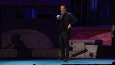 Am încercat să o iau de mână încet,
cu delicatețe. - Gad Elmaleh: American Dream