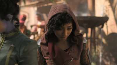 [Amae]
What is all this? What-- - Vagrant Queen