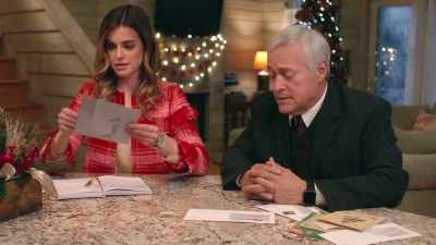 (Amalie gasps) - Christmas Love Letter