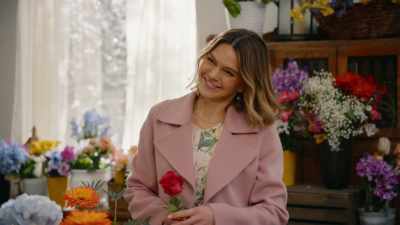 (Amanda laughs) - An Easter Bloom