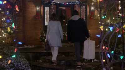 - Amanda Leeds is that you? - Inn Love by Christmas