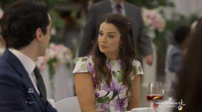 Amanda thought
we would enjoy sitting together, - Wedding Every Weekend