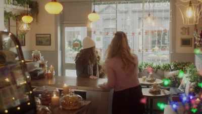 Amber Very nice to
meet you. It' not a problem, - A Very British Christmas