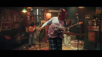 [ambient buzzing] - We Are Lady Parts