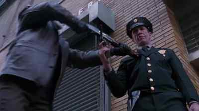 - Ambush! Ambush!
- Drop it, motherfucker! - Dead Presidents