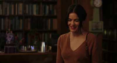 [Amelia chuckles] - The Storied Life of A.J. Fikry