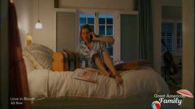 - Amelia?
- Hi Peter. - Love in Bloom