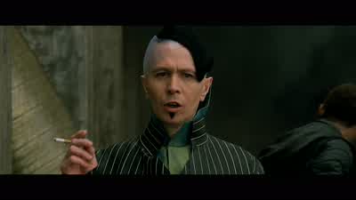 Amenez le prêtre. - The Fifth Element