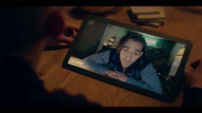 - Amo-te.
- Sim. E eu amo-te a ti. - Years and Years