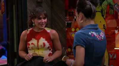 Amy, are you sure
performing your villain song - The Villains of Valley View