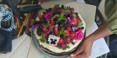 An actually edible vegan cake - Recipes for Love and Murder