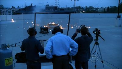 An explosion and an alibi. - CSI: Crime Scene Investigation