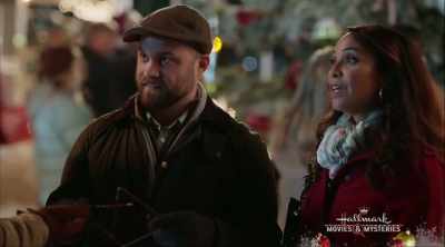 An old-fashioned
cherub festival. - A Godwink Christmas