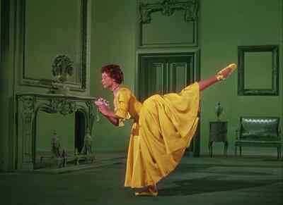 An old-fashioned girl, huh? - An American in Paris
