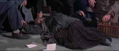 - An old lady passed out.
- Get water, somebody. - Pocketful of Miracles