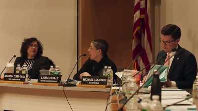 {\an1}And so if you want to propose
the amending language, - City Hall