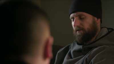 {\an1}As we pulled up to the E.R., - Mysteries of Mental Illness